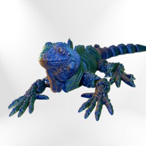 Iguana 3D-printed reptile figurine, collectible model, decorative piece